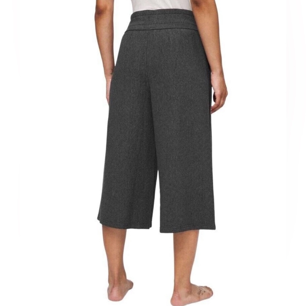 Lululemon Retreat Yourself Wide Leg Crop Pants Women’s size 6 charcoal gray. - Picture 3 of 6